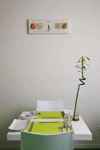 Navigliotel 19 - Rooms & Suites Милан Италия