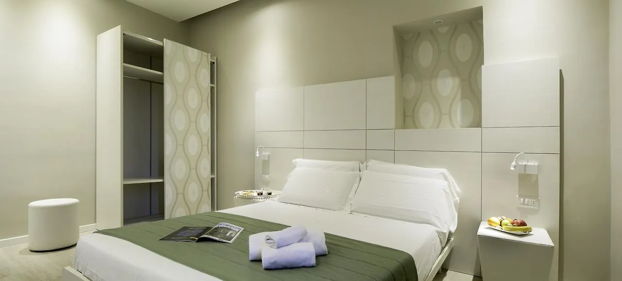 Navigliotel 19 - Rooms & Suites Милан 2*,