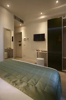 Navigliotel 19 - Rooms & Suites Милан 2*,  Италия