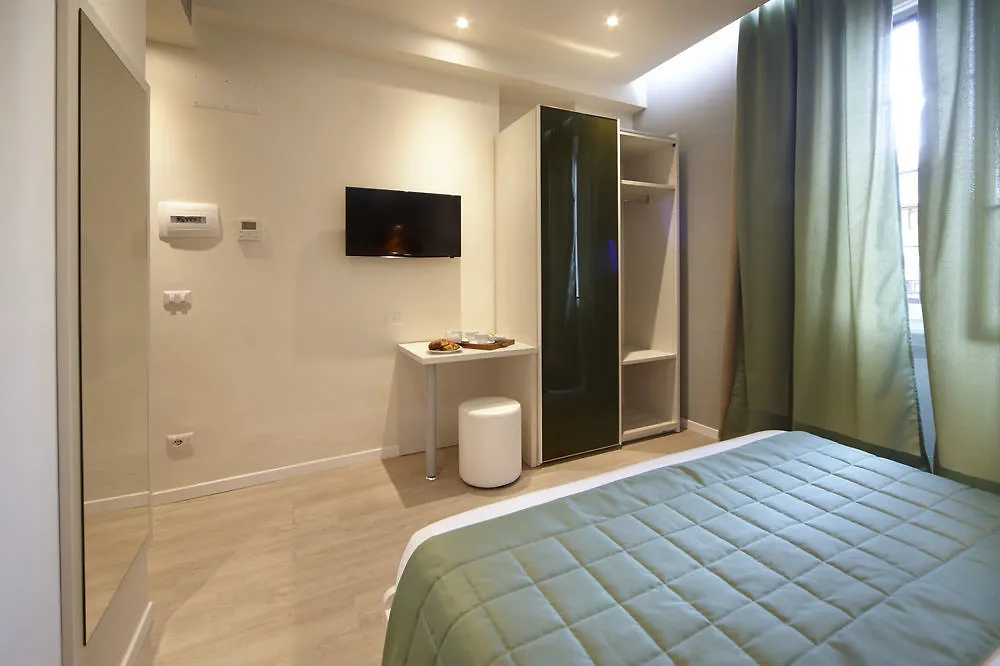 Navigliotel 19 - Rooms & Suites Милан